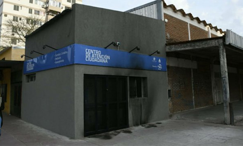 Prendieron fuego un nuevo Centro de Atención Ciudadana en zona sur