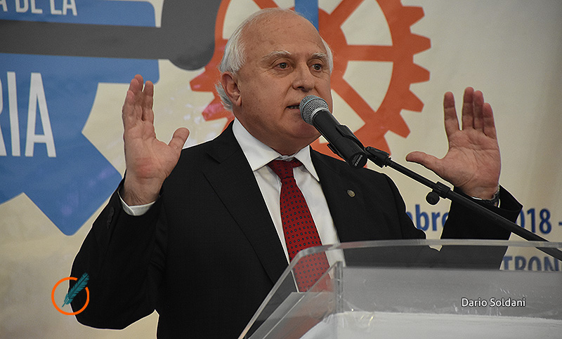 Lifschitz se mostró en contra de la idea de dolarizar la economía