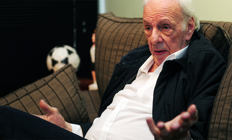 Menotti, en contra de no utilizar «la 10» ante la ausencia de Messi