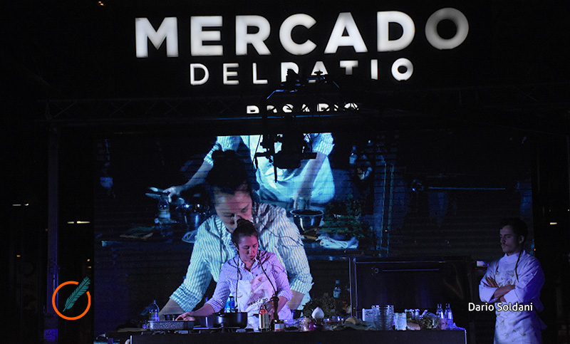 El mercado del Patio celebró su primer año con cocina y música en vivo