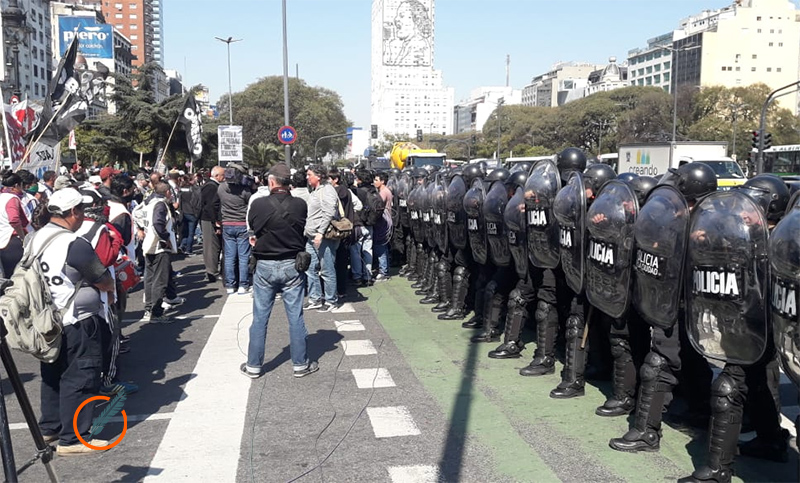 Incidentes con las fuerzas de seguridad en la protesta de organizaciones de izquierda