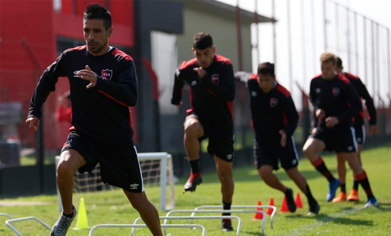 Newell’s entrenó a la mañana en Bella Vista para luego viajar a Córdoba