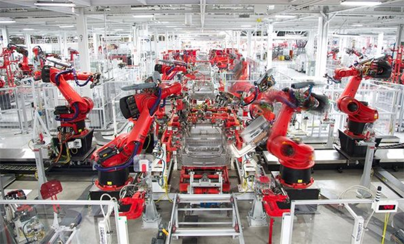 Elon Musk declara la guerra contra los sindicatos en sus fábricas Tesla