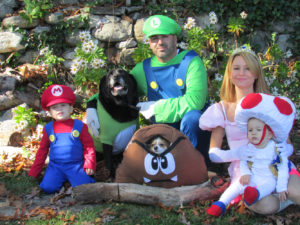 familia disfrazada halloween