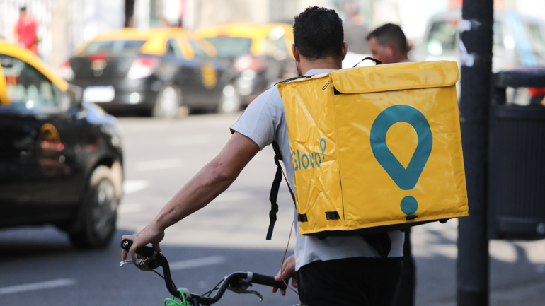 En la Legislatura buscan regular a Glovo y Rappi