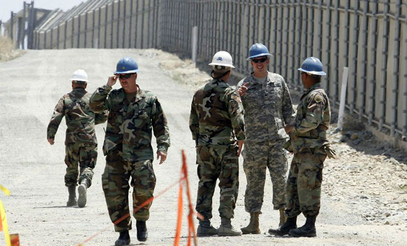 EE.UU. podría enviar miles de soldados más a la frontera con México