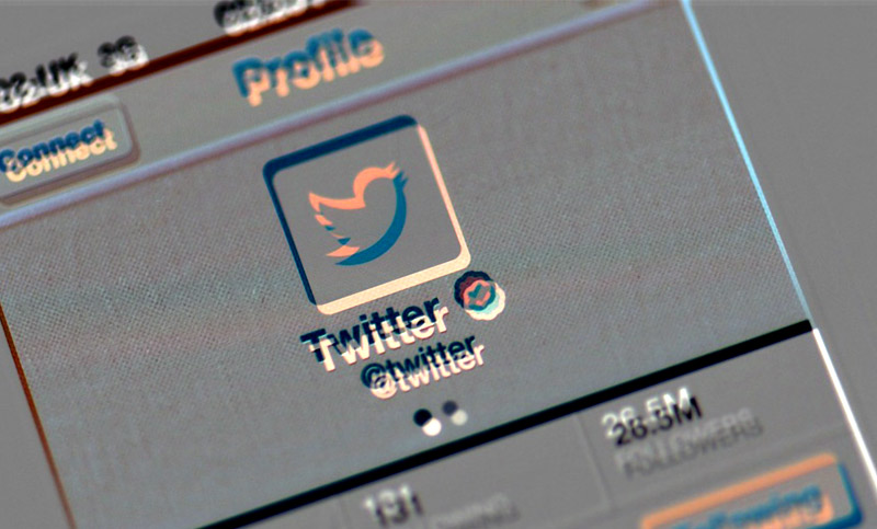 Twitter ahora muestra los tuits denunciados