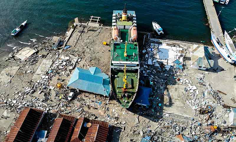 Más de 1.400 muertos por el sismo de Indonesia y pocas chances de hallar supervivientes