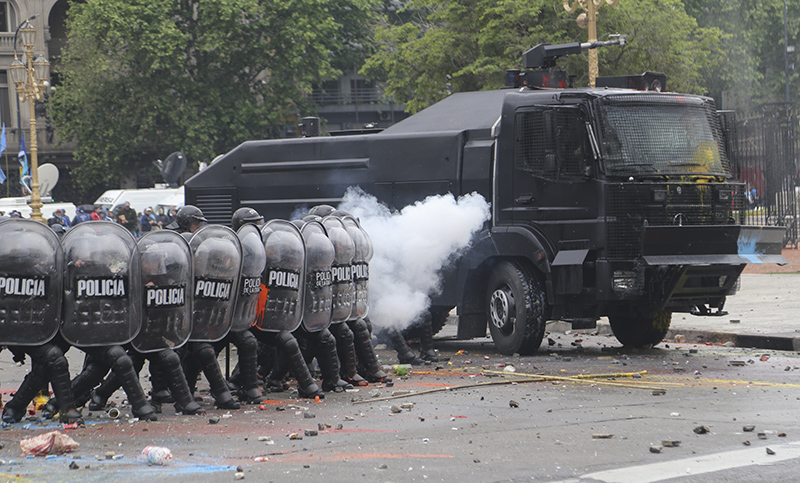 Incidentes en el Congreso: buscan «deportar lo antes posible» a los extranjeros detenidos