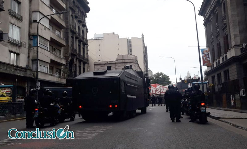 «Reprimieron para que la gente no exprese el repudio a esta porquería de Presupuesto»