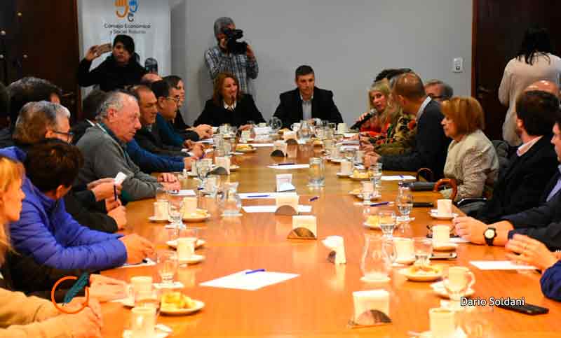 Fein se reunió con representantes sindicales por la emergencia social en Rosario