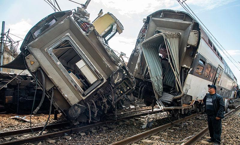 Al menos siete muertos y 86 heridos al descarrilar un tren de pasajeros en Marruecos