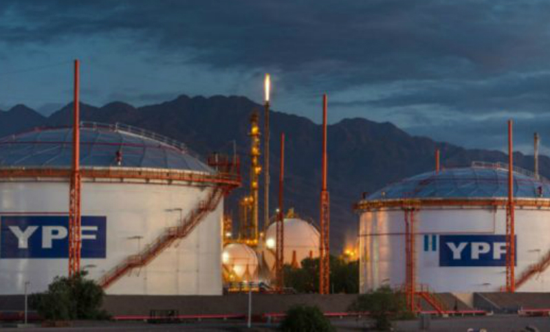 Petroleros reabrieron paritarias en YPF y acordaron 35% de aumento