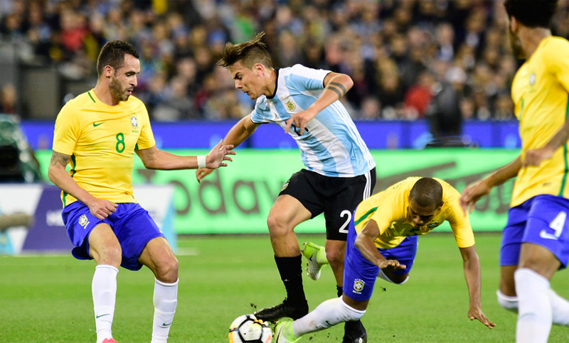 Argentina enfrenta a Brasil en una nueva edición del superclásico sudamericano