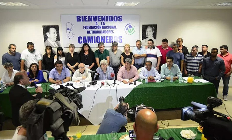 Camioneros se declaró en “estado de alerta y movilización” por paritarias