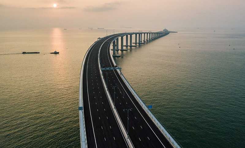 Xi Jinping inauguró el mayor puente marítimo del mundo