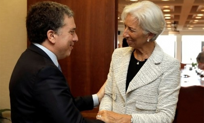 El FMI aprobó un crédito  y envía 5.700 millones de dólares