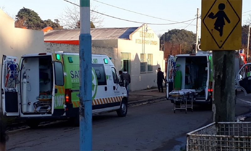 «Motochorros» balearon a docente en una escuela de Moreno que había sido incendiada