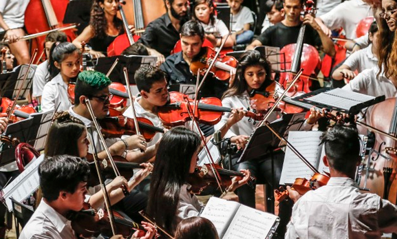 Denunciaron a docente de la Escuela Orquesta Barrio Ludueña por abusar de sus alumnas