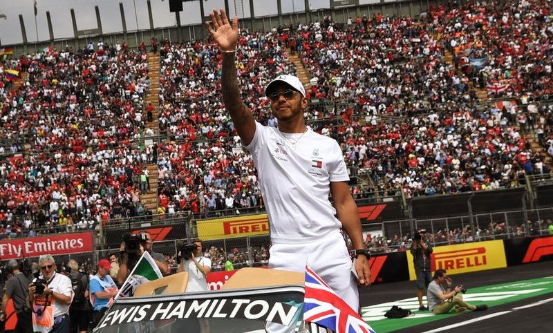 Hamilton se coronó en México y alcanzó al mítico Fangio