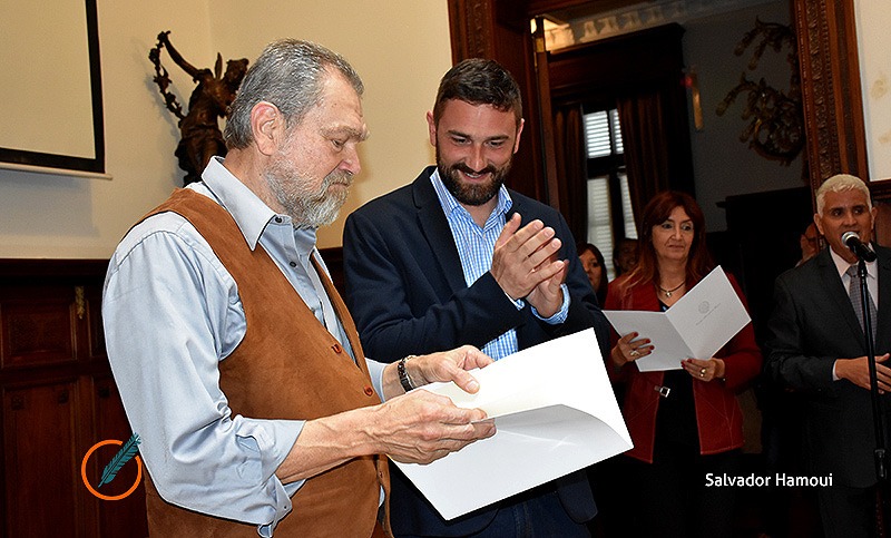 Quique Pesoa fue distinguido por el Concejo Municipal