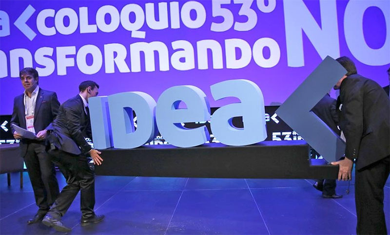 Con presencia de Macri y la crisis como eje, arranca el Coloquio de Idea