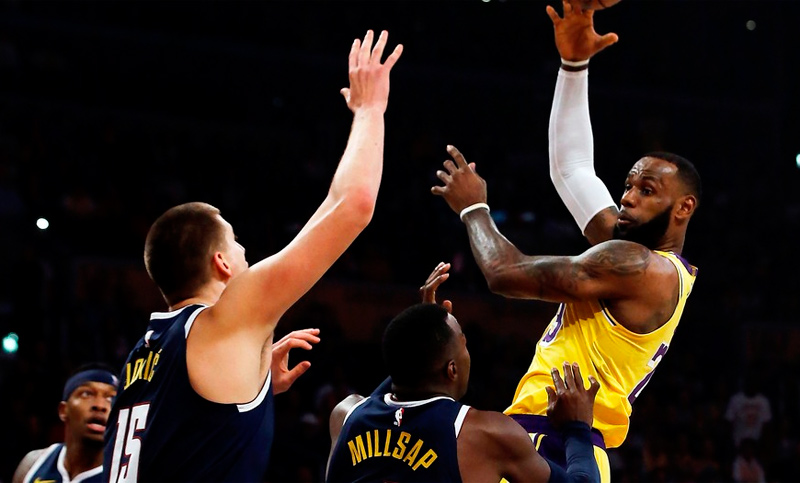 LeBron James brilló con luz propia y los Lakers vencieron a Denver Nuggets