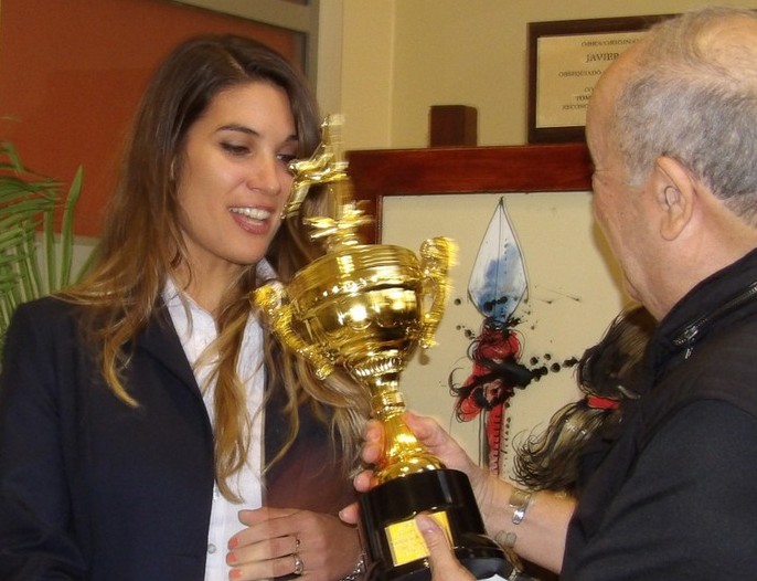 Lihuen Ehlers combina técnicas físicas y mentales en el yoga deportivo