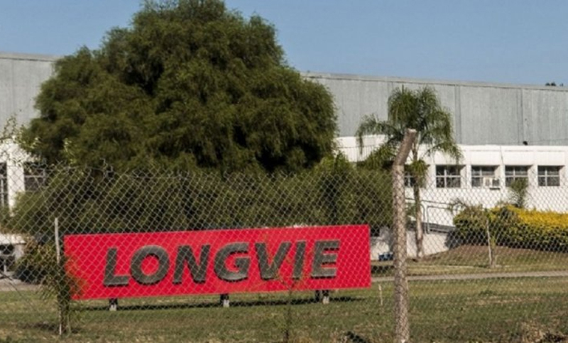 Más despidos en Longvie: cesantearon a 26 trabajadores en la planta de Paraná