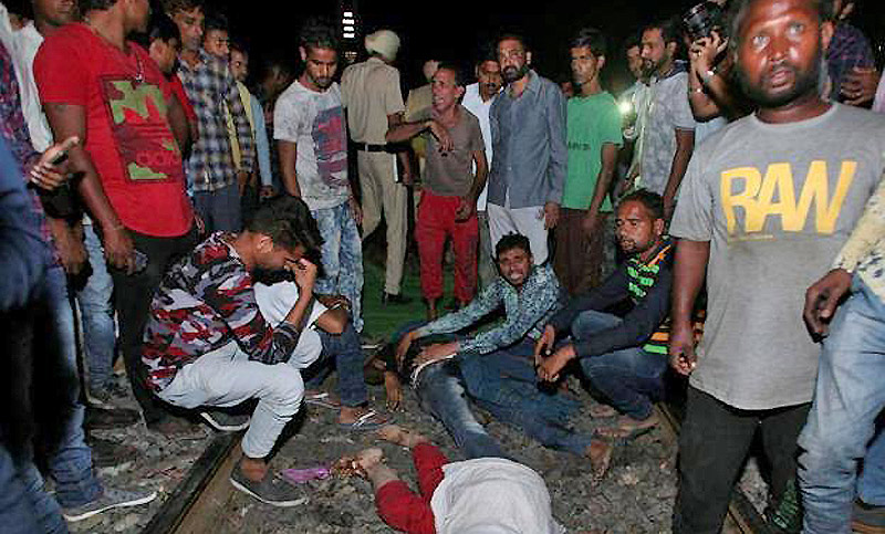 Al menos 58 personas murieron en un accidente de tren en India