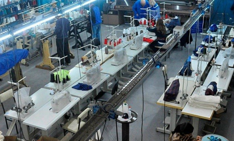 A partir del lunes llegarán los 500 telegramas a trabajadores de Alpargatas