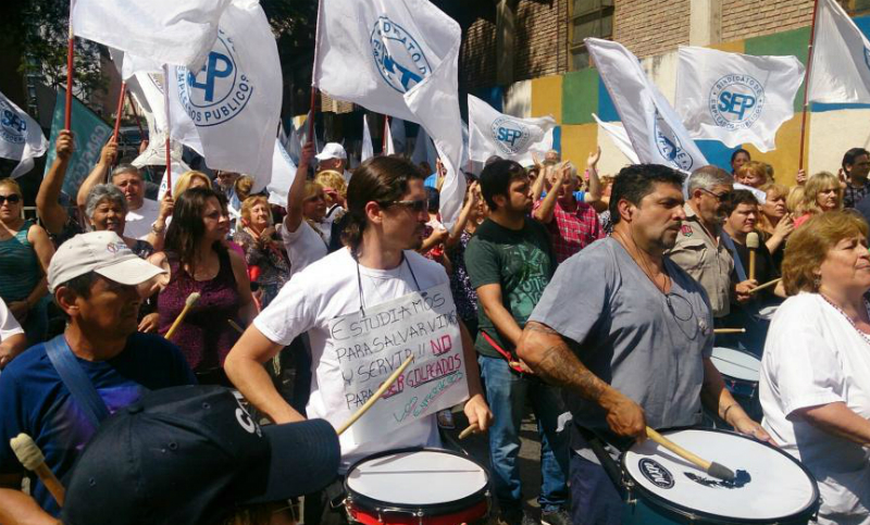 Empleados públicos de Córdoba aceptaron el 32% de aumento