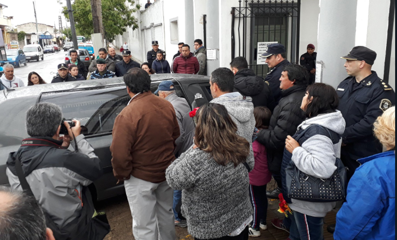 Último adiós a Sheila: el cortejo fúnebre  llegó al cementerio de San Miguel