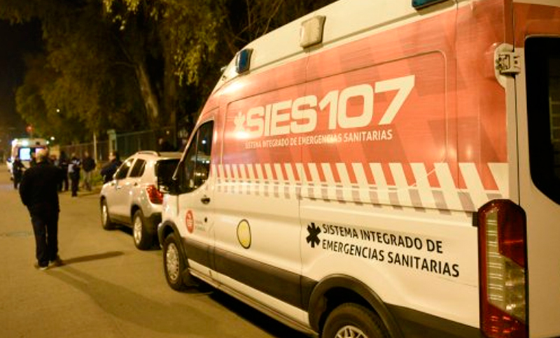 Evadió un control vehicular y atropelló a un policía