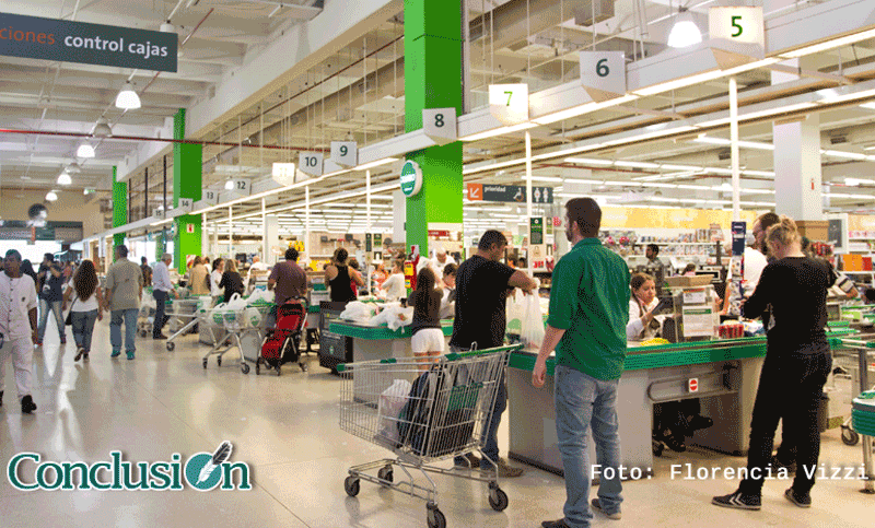 Según el Indec la inflación de enero fue del 2,9%, por encima de lo estimado por consultoras privadas