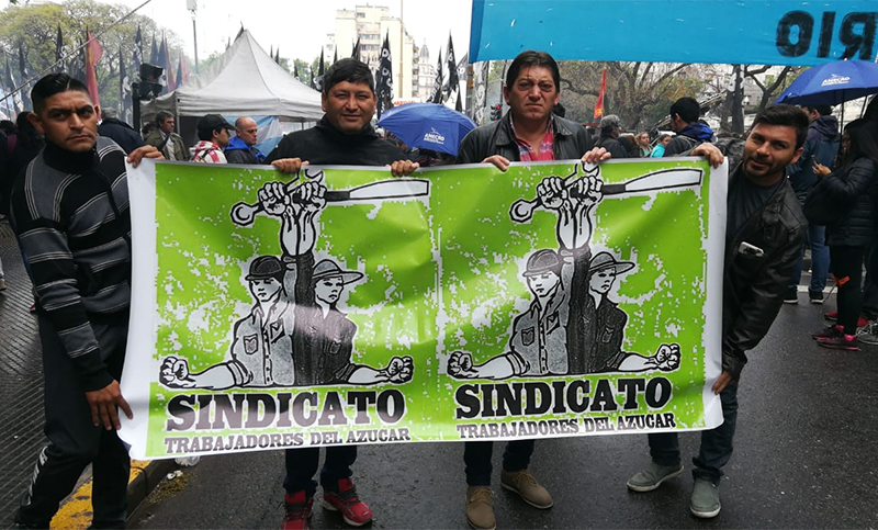 Denuncian despidos y bajas de sueldos en el sector azucarero de Salta