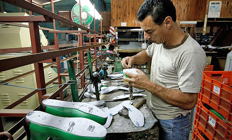 Corren peligro 65 mil empleos del calzado por el aumento de las importaciones