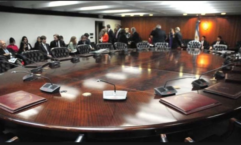 Asumen los nuevos miembros del Consejo de la Magistratura y la UCR cuestionó al oficialismo