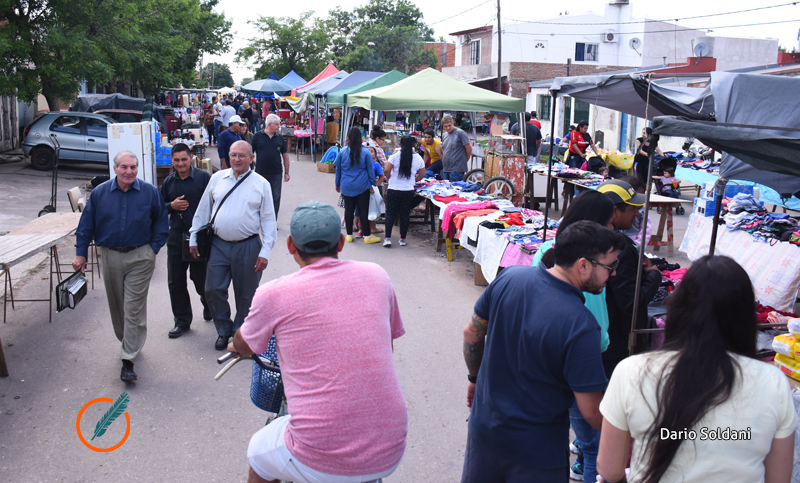 Ferias populares, un fenómeno que crece en Rosario al ritmo de la crisis