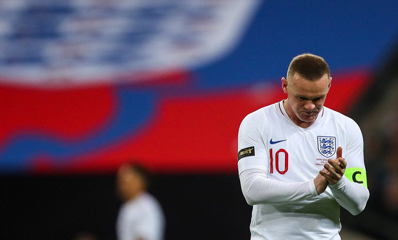 Rooney se despidió de la selección de Inglaterra con un triunfo