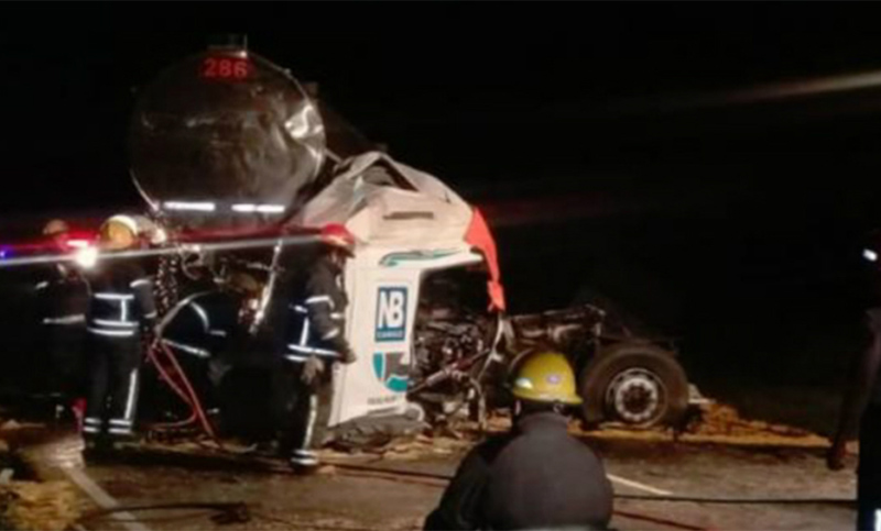 Dos camioneros murieron tras un choque frontal  en Córdoba