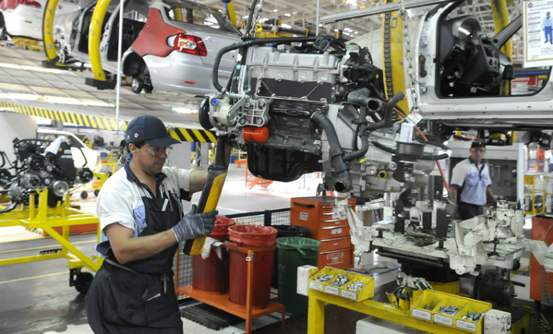 Según la UIA, la producción industrial se desplomó 7,7% en septiembre