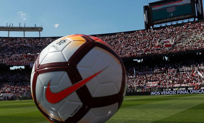 El presidente de Conmebol anunció que se suspende nuevamente la final