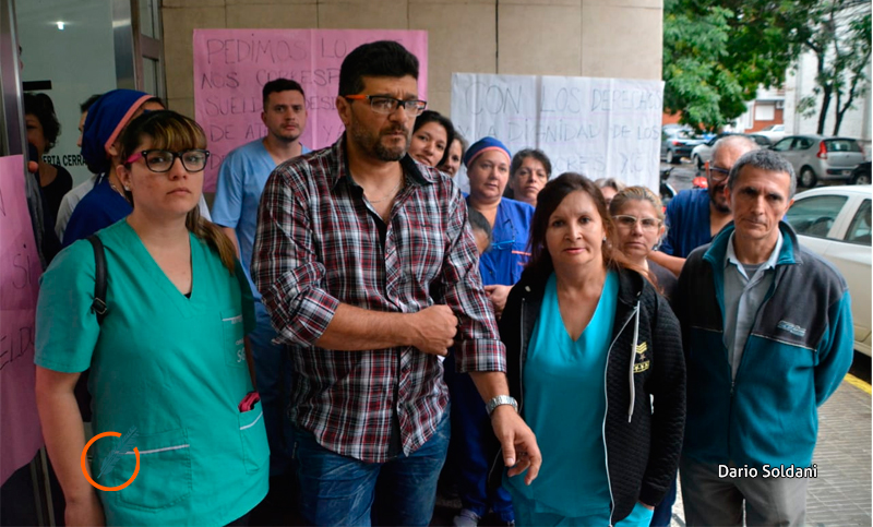Medida de fuerza en el sanatorio Güemes por sueldos adeudados