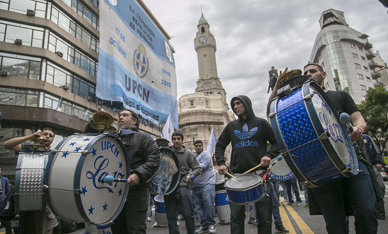 Estatales cobrarán aumento salarial del 10% ademas del bono