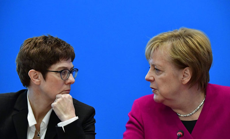 Una mujer sucederá a Merkel al frente del partido Democristiano