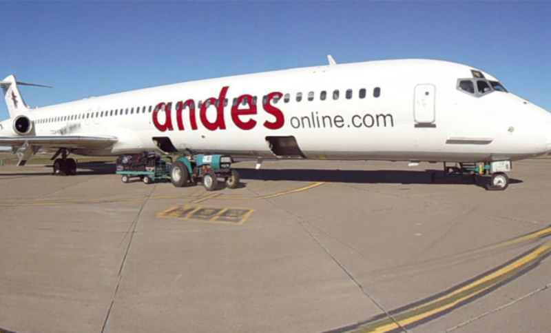 Pilotos de la línea aérea Andes paralizaron vuelos por reclamos