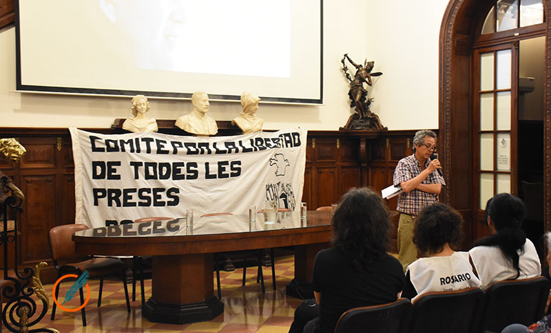 Brindaron con agua en el Concejo en protesta por los presos políticos