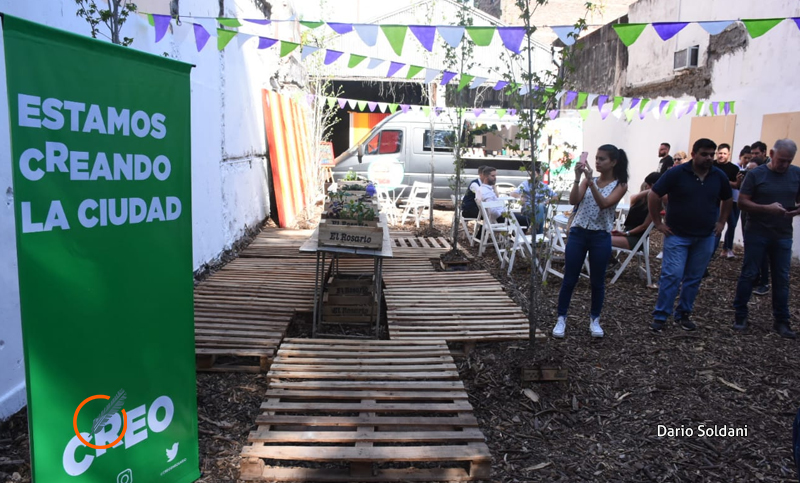 Javkin presentó un proyecto para convertir terrenos baldíos en espacios públicos