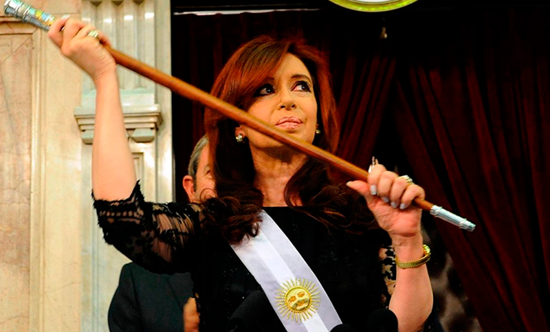 Devolverían el bastón de Cámpora a Cristina tras comprobarse su autenticidad